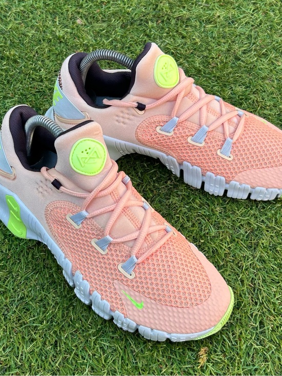 Nike Shoes - NIKE FREE METCON 5 - Womens Sneakers - SIZE 8.5